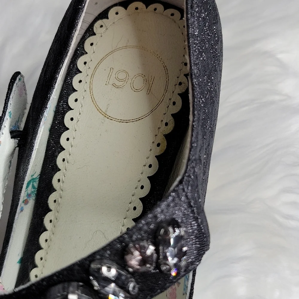 MARY JANE 1901 Shimmery Black‎ Brocade Heels Rhinestone Straps Size 5.5 M